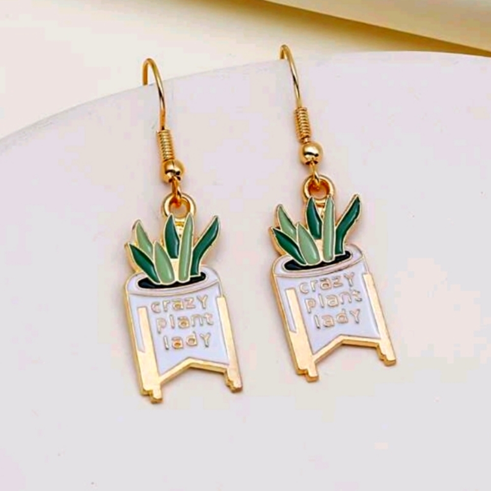 🌿 Crazy Plant Lady Earrings